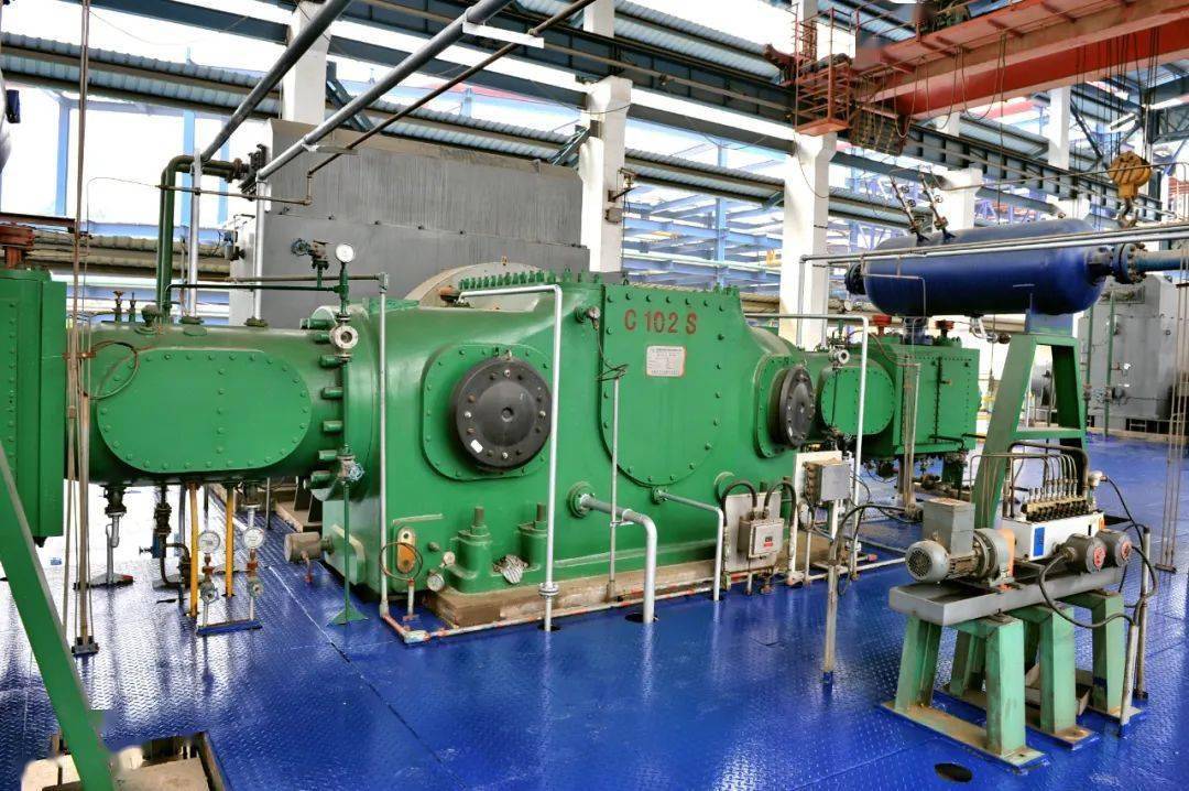 由沈鼓集团往复机公司制造的国内首台套4m150往复式压缩机负荷机械
