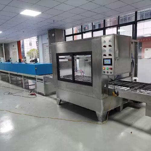 平面产品在线往复喷漆机与自动旋转喷漆机的优势与应用